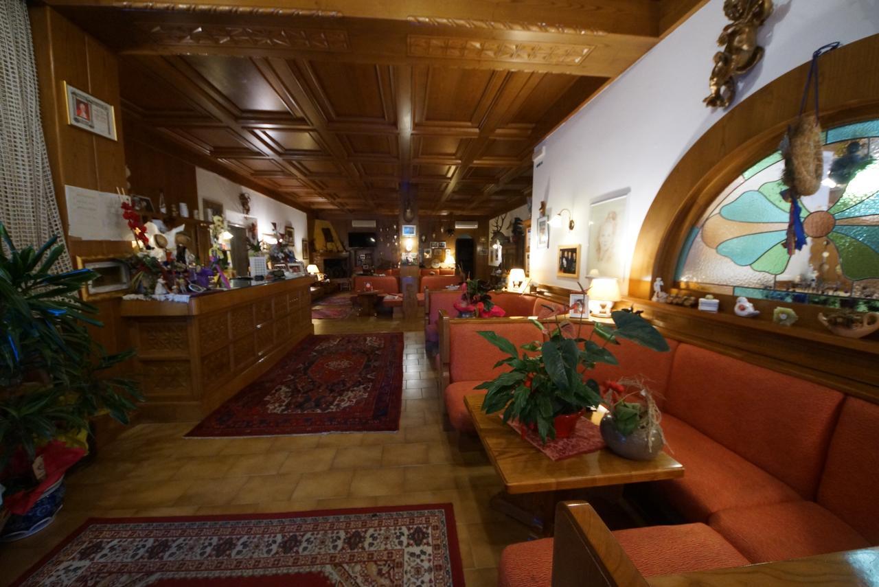 Hotel Alpi Malcesine Exterior photo