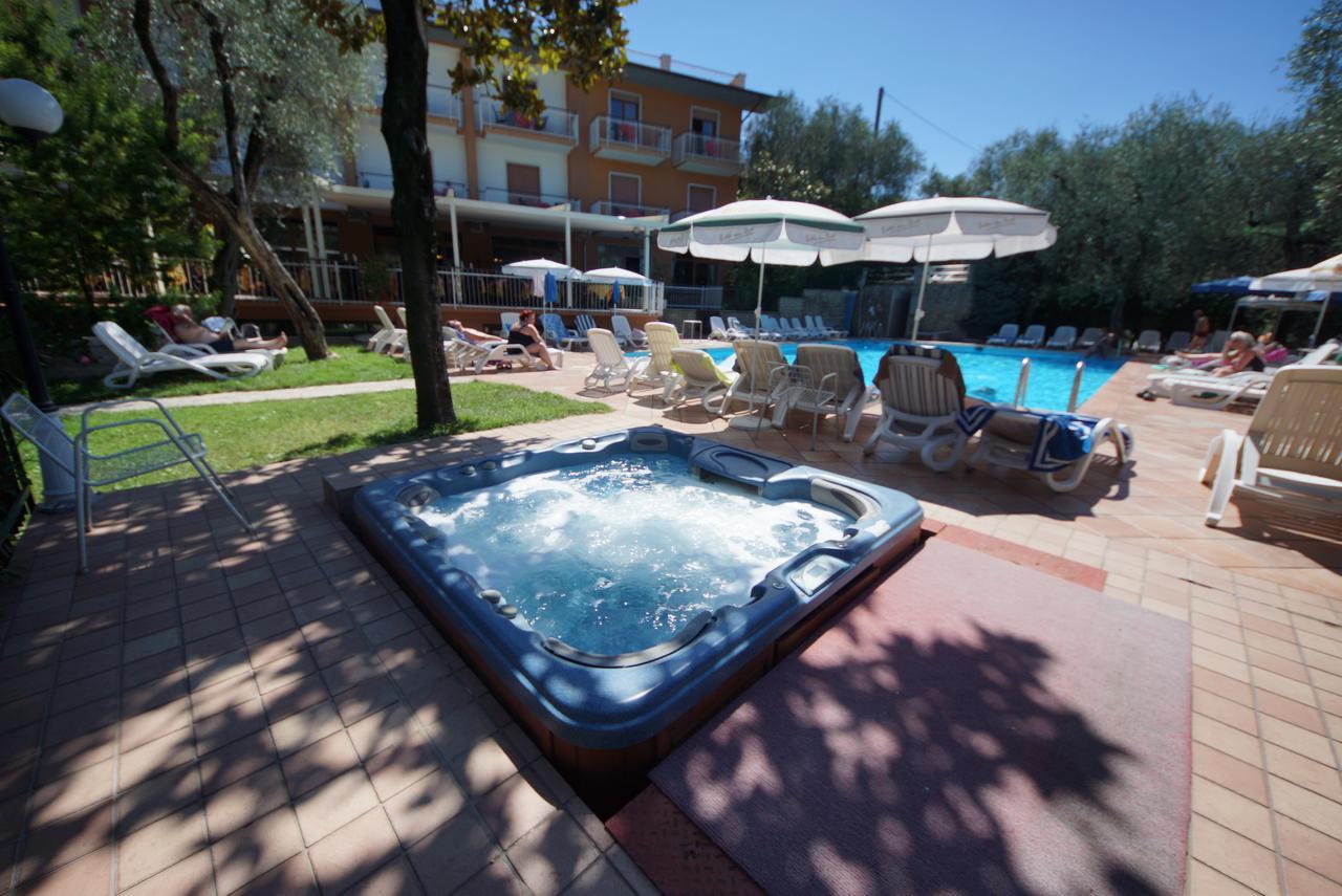Hotel Alpi Malcesine Exterior photo